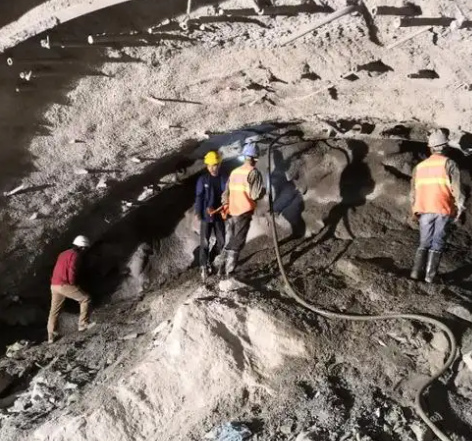 呈贡拱顶带模注浆料的施工流程及注意事项